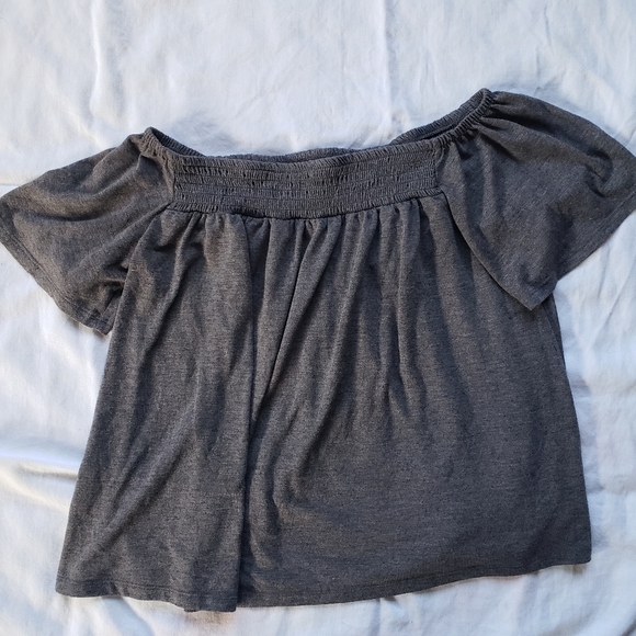 Off-the-shoulder Top/ Blouse - Picture 1 of 2